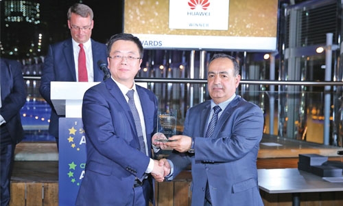Huawei gets top award at 5G summit Huawei gets top award at 5G summit