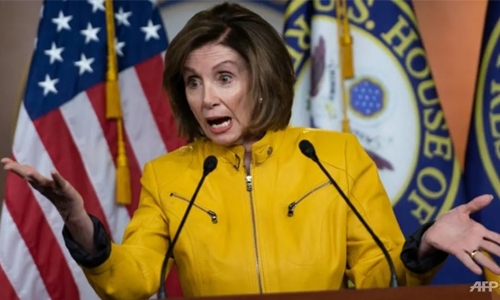 Pelosi bows to Trump Pelosi bows to Trump