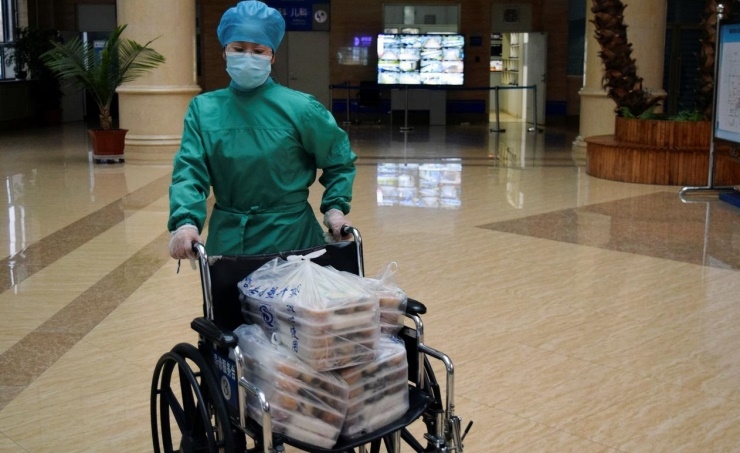 China reports fewer coronavirus cases but infections from Russia a worry China reports fewer coronavirus cases but infections from Russia a worry