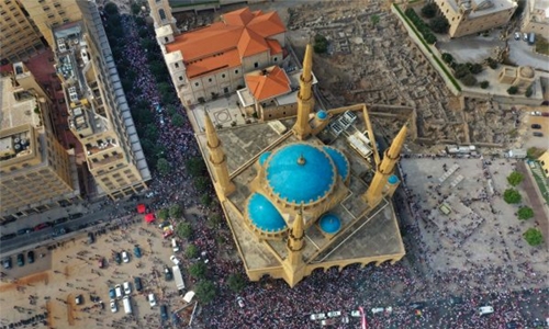 Lebanon’s Hariri agrees reforms amid nationwide protests over economic crisis