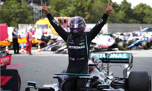 Mercedes masterstroke in Spain helps Hamilton deny Verstappen Mercedes masterstroke in Spain helps Hamilton deny Verstappen
