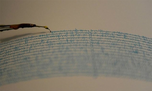 Quake kills two, injures hundreds in Iran Quake kills two, injures hundreds in Iran