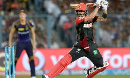 'Superhero' Kohli smashes IPL runs record