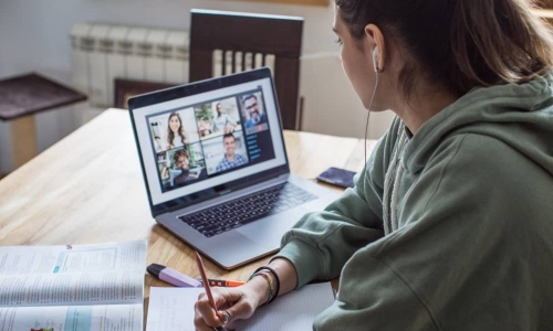 10,000 laptops for needy Bahrain students