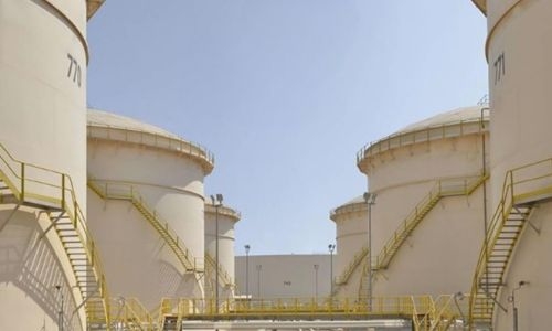 Bapco successfully lowers damaged floating roof of oil tank in Sitra