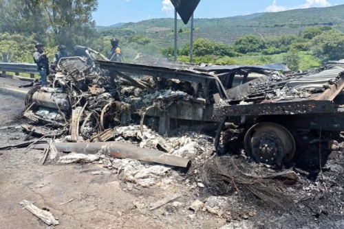 Mexico Cargo Truck Crash Kills 10, Including 2 Children Mexico Cargo Truck Crash Kills 10, Including 2 Children