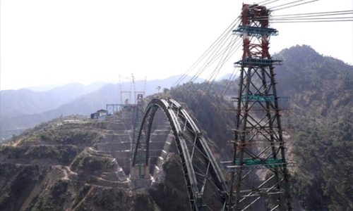 India completes arch of world's highest railway bridge