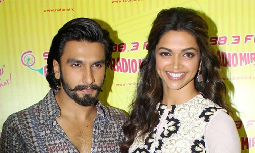 Deepika, Ranveer ready to make it official? Parents have issues
