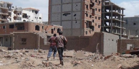 Coalition air strikes resume on Yemen's Aden Coalition air strikes resume on Yemen's Aden