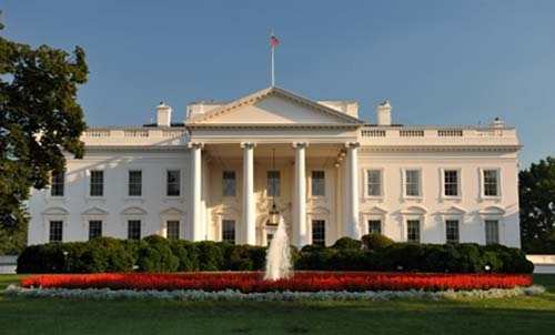 White House on alert after 'metal object' hurled over fence White House on alert after 'metal object' hurled over fence