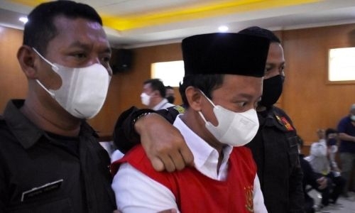 Principal sentenced to death in Indonesia for raping 13 girls Principal sentenced to death in Indonesia for raping 13 girls