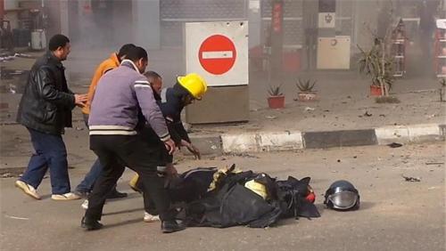 Two Egyptian policemen shot dead Two Egyptian policemen shot dead