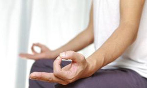 72-year-old passenger does yoga mid-air