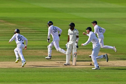 England edge India in thriller