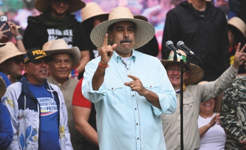 US slaps sanctions on Maduro relatives as war fears build US slaps sanctions on Maduro relatives as war fears build