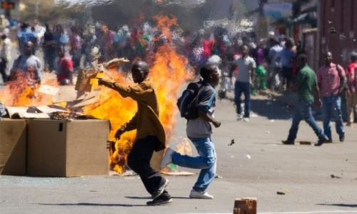No Arab Spring in Zimbabwe: Mugabe warns protesters