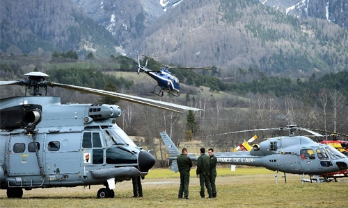 2 pilots killed in tourist plane crash in French Alps 2 pilots killed in tourist plane crash in French Alps