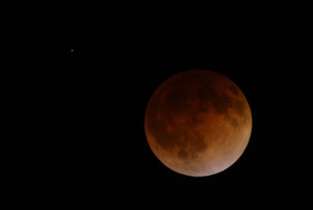 'Super blood moon' shines bright across the world