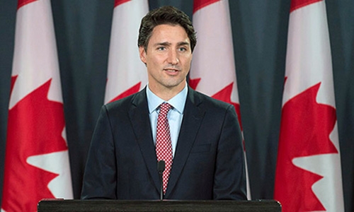 Canada gives computers to Syrian refugees Canada gives computers to Syrian refugees