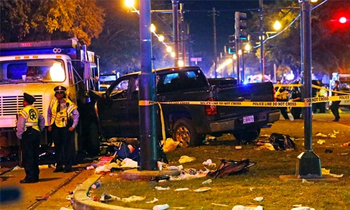Truck plows into New Orleans Mardi Gras parade, 28 injured Truck plows into New Orleans Mardi Gras parade, 28 injured