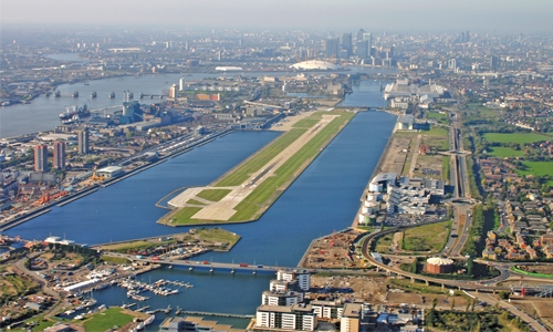 London Airport  closed after  WWII bomb found
