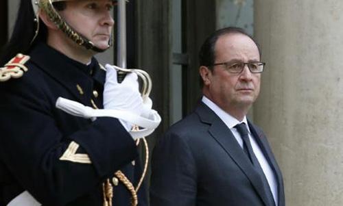 Hollande orders escalation of anti-IS strikes in Iraq as well as Syria Hollande orders escalation of anti-IS strikes in Iraq as well as Syria