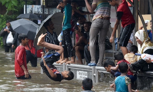 Heavy monsoon rains soak India’s financial capital Heavy monsoon rains soak India’s financial capital