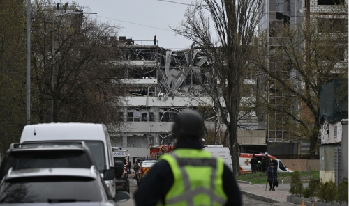 Missile strike on Kyiv kills one amid 'massive' attack Missile strike on Kyiv kills one amid 'massive' attack