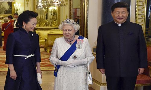 Pomp and protests as China's Xi meets Queen Elizabeth II Pomp and protests as China's Xi meets Queen Elizabeth II