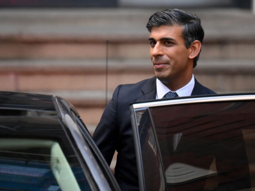 UK PM Rishi Sunak fined for not wearing seat belt