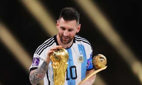 Messi says will continue Argentina career
