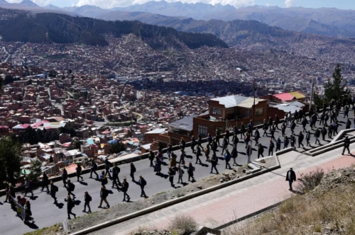 Thousands protest in La Paz demanding Bolivia president’s resignation Thousands protest in La Paz demanding Bolivia president’s resignation