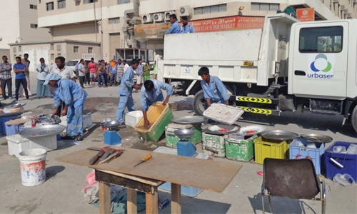 Clampdown on illegal vendors, bootleggers in Bahrain Clampdown on illegal vendors, bootleggers in Bahrain