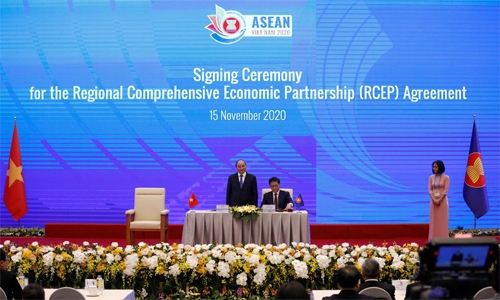 Asia-Pacific nations sign world’s biggest trade pact