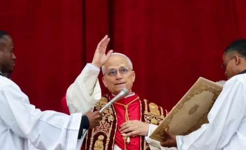 Pope Urges Russia and Ukraine to Seek Peace Through Dialogue