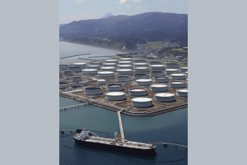 Japan to Tap State Oil Reserves as Hormuz Crisis Disrupts Supply