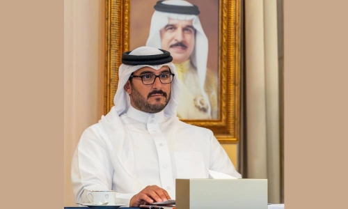 HH Shaikh Isa chairs REHC High Committee meeting