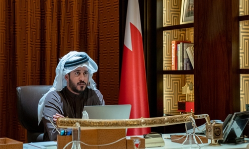 Shaikh Khalid hails Finance Minister efforts in progress