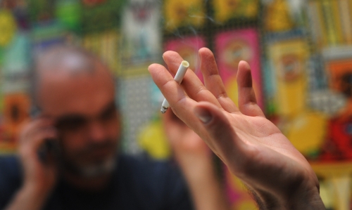 France to ban smoking on beaches and close to schools