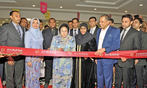 Joyalukkas opens 2nd showroom in Kuala Lumpur Joyalukkas opens 2nd showroom in Kuala Lumpur