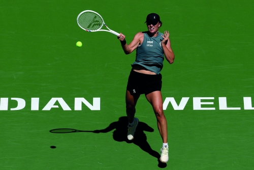 Swiatek routs Muchova to reach quarter-finals