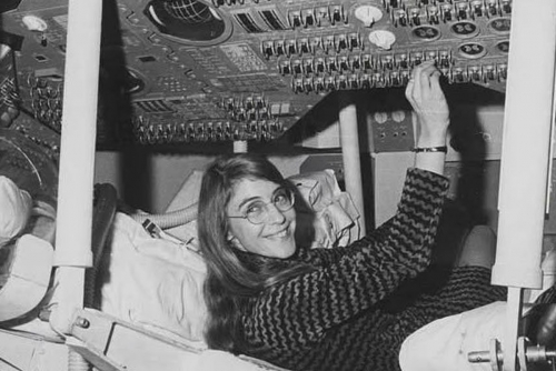Margaret Hamilton, Pioneer Behind Apollo's Moon-Landing Software Dies at 90 Margaret Hamilton, Pioneer Behind Apollo's Moon-Landing Software Dies at 90