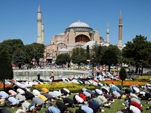 World celebrates Eid World celebrates Eid