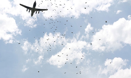 UN says 'high hopes' to expand Syria aid, after airdrop trouble UN says 'high hopes' to expand Syria aid, after airdrop trouble