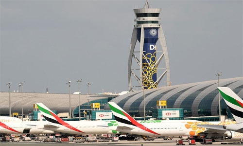 Emirates, Etihad to pilot virus 'travel pass'