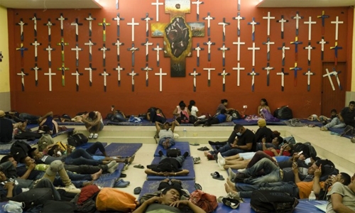 Migrants on the move again in Mexico and Central America Migrants on the move again in Mexico and Central America