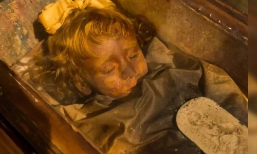 Little girl who died 100 years ago is said to be ‘most beautiful’ preserved person in the world