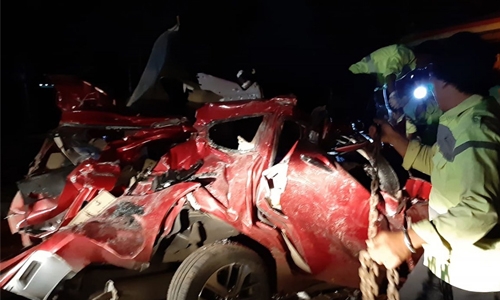 Dozen killed in Indonesia bus crash after passenger argument