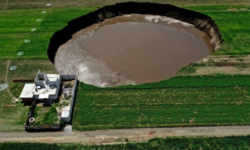 Huge mystery sinkhole in Mexico growing