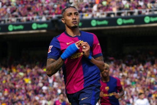 Barcelona 4-3 Real Madrid: Raphinha at the double as Barça edge closer to La Liga crown